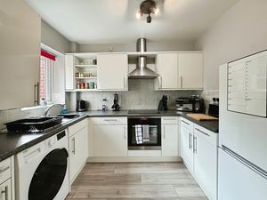 Kitchen- click for photo gallery